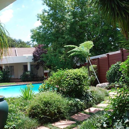 Sunninghill Guest Lodges Johannesburg Oda fotoğraf